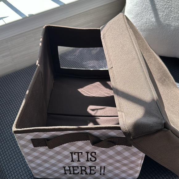 Thirty-One Storage Container w/lid - Picture 3 of 3